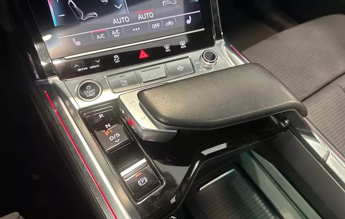 AUDI Q8 E-TRON 55 408 ch 114 kWh Quattro S line photo 13 2131555