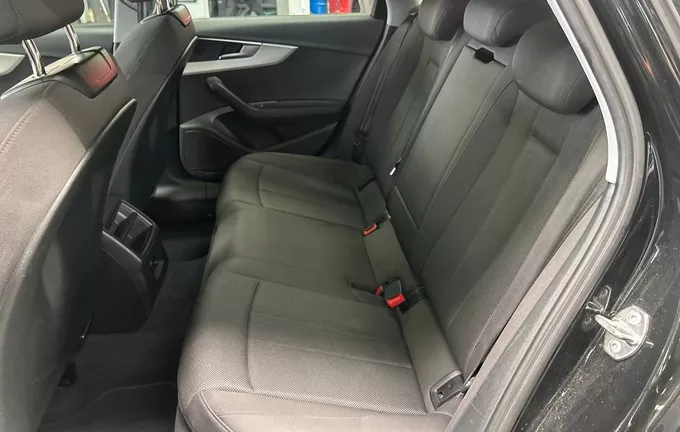 AUDI A4 Avant 30 TDI 136 S tronic 7 Business Line photo 13 213422
