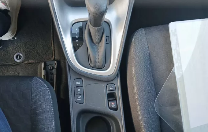 TOYOTA YARIS Hybride 116h Design photo 13 1103318