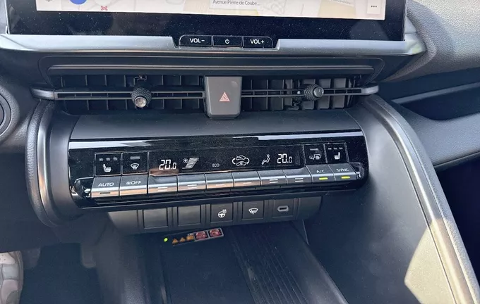 TOYOTA C-HR Hybride 200 Design photo 14 1103615