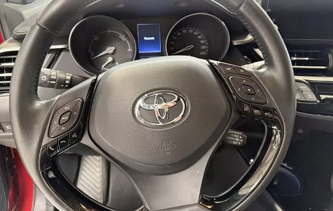 TOYOTA C-HR Hybride 2.0L Design Ultimate photo 12 1103830