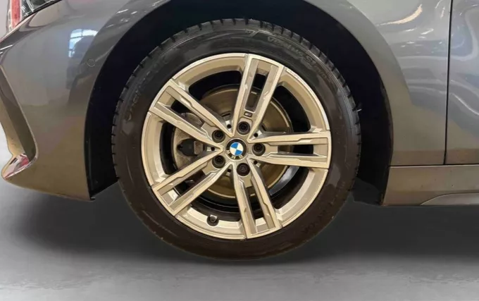 BMW SERIE 1 118i 136 ch DKG7 M Sport photo 9 213658