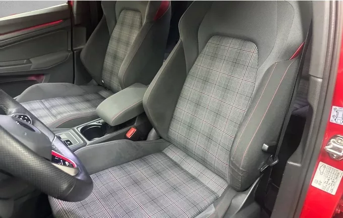 VOLKSWAGEN GOLF 2.0 TSI 245 DSG7 GTI extérieur trois quart arrière droit 2128256
