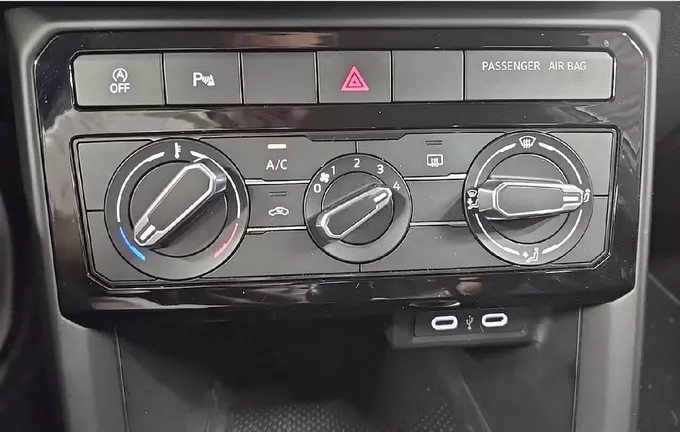 VOLKSWAGEN T-CROSS 1.0 TSI 95 Start/Stop BVM5 Life Tech photo 18 2127494
