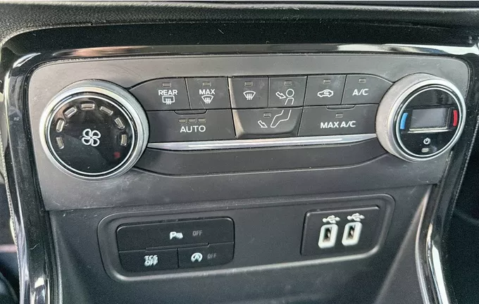 FORD ECOSPORT 1.5 EcoBlue 125ch S&S BVM6 ST-Line photo 17 2130746