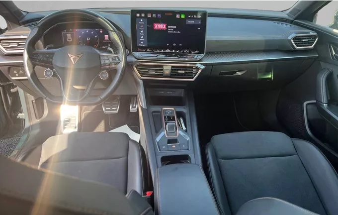 CUPRA LEON eHybrid 204 ch DSG6 V extérieur trois quart avant droit 2131079