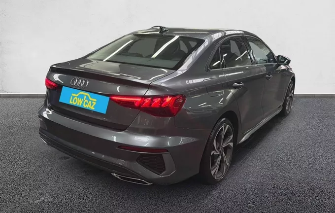 AUDI A3 Berline 35 TDI 150 S tronic 7 S Line extérieur trois quart arrière droit 213621