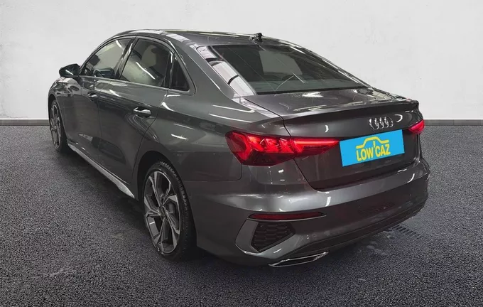 AUDI A3 Berline 35 TDI 150 S tronic 7 S Line extérieur trois quart arrière gauche 213621