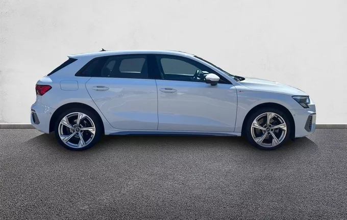 AUDI A3 Sportback 40 TFSIe 204 S tronic 6 S Line extérieur côté droit 2130293
