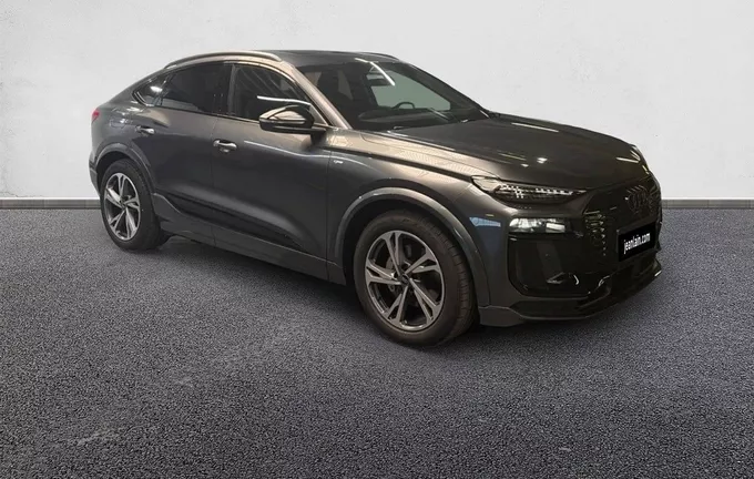AUDI Q6 E-TRON SPORTBACK 428 ch 100 kWh quattro Competition extérieur trois quart avant droit 5619
