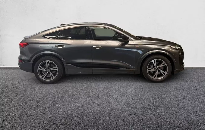 AUDI Q6 E-TRON SPORTBACK 428 ch 100 kWh quattro Competition extérieur côté droit 5619
