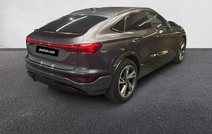 AUDI Q6 E-TRON SPORTBACK 428 ch 100 kWh quattro Competition extérieur trois quart arrière droit 5619
