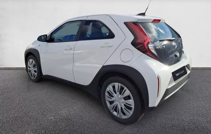 TOYOTA AYGO X 1.0 VVT-i 72 Dynamic extérieur trois quart arrière gauche 1103050