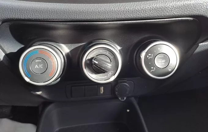 TOYOTA AYGO X 1.0 VVT-i 72 Dynamic photo 19 1103050