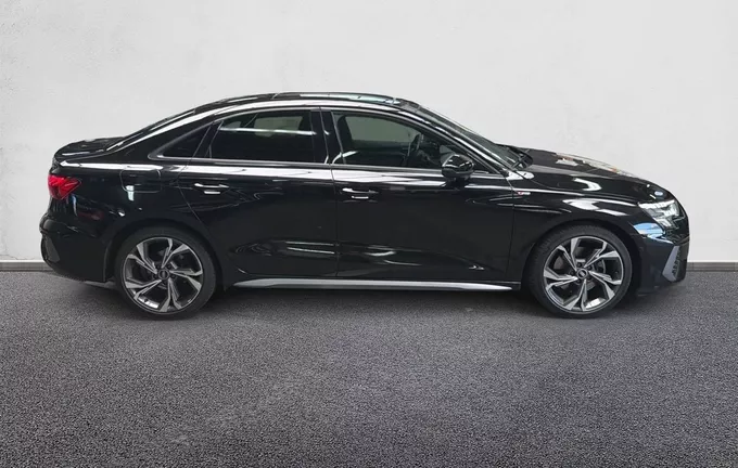 AUDI A3 Berline 40 TDI 200 S tronic 7 Quattro S Line extérieur côté droit 213435