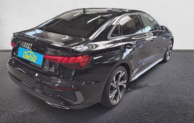 AUDI A3 Berline 40 TDI 200 S tronic 7 Quattro S Line extérieur trois quart arrière droit 213435