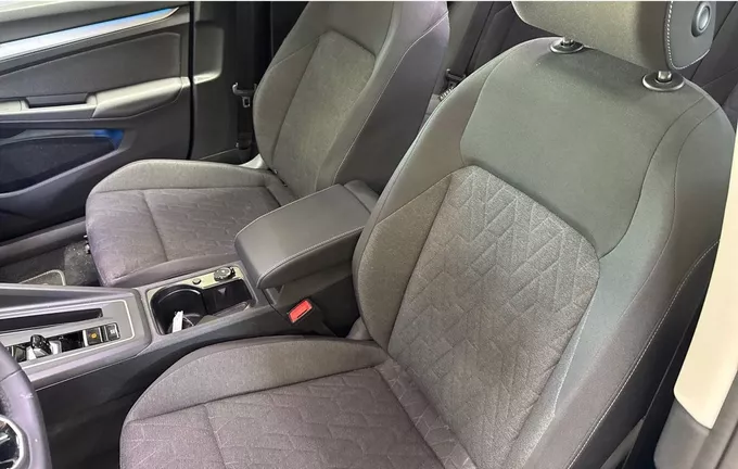 VOLKSWAGEN GOLF 1.5 eHybrid 204 DSG6 VW Edition extérieur trois quart arrière droit 2129893