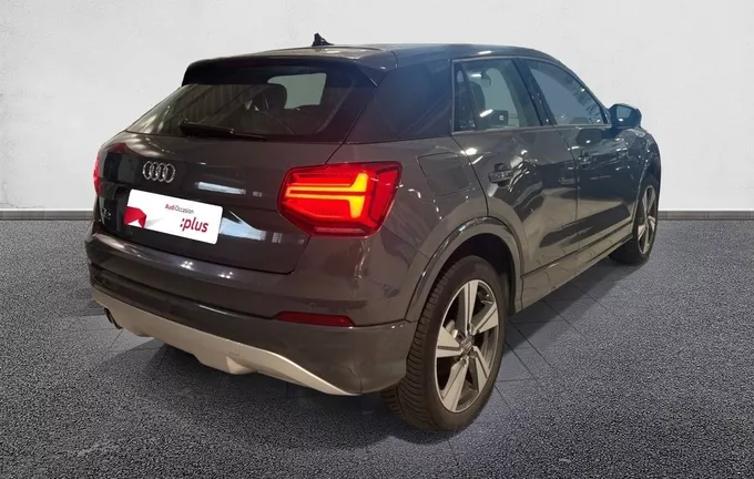 AUDI Q2 35 TFSI COD 150 S tronic 7 Design Luxe extérieur trois quart arrière droit 2130968