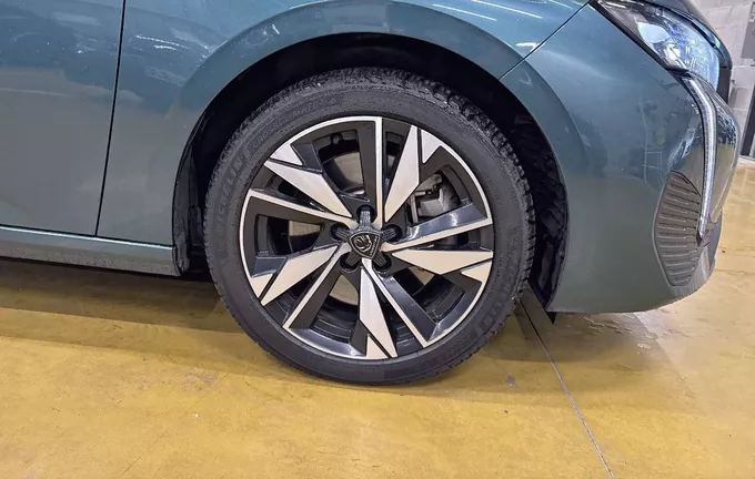 PEUGEOT 308 SW PHEV 180 e-EAT8 Allure photo 9 213504