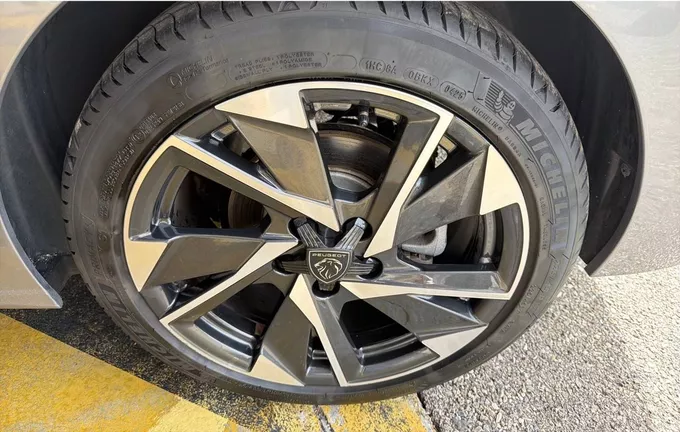 PEUGEOT 308 Hybrid 136 e-DCS6 Allure photo 12 213485