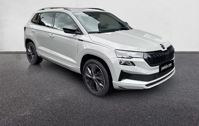 SKODA KAROQ 1.5 TSI Evo 2 150 ch ACT DSG7 Sportline extérieur trois quart avant droit 3013