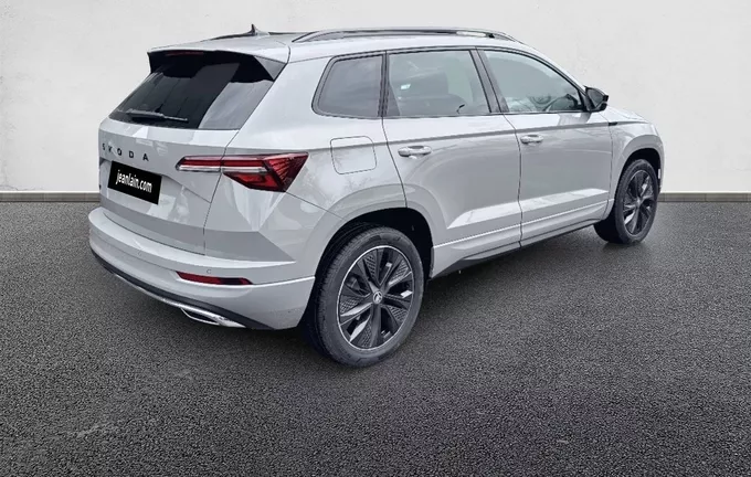 SKODA KAROQ 1.5 TSI Evo 2 150 ch ACT DSG7 Sportline extérieur trois quart arrière droit 3013
