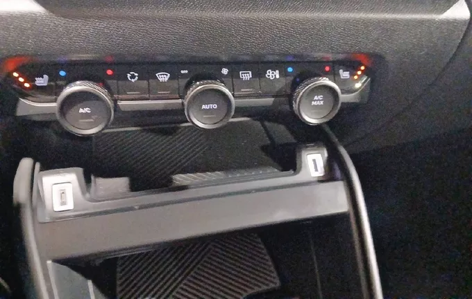 CITROEN C4 PureTech 130 S&S BVM6 Feel photo 18 3013978