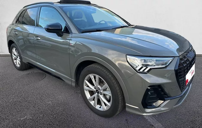 AUDI Q3 35 TFSI 150 ch S tronic 7 S line plus extérieur trois quart avant droit 2123849