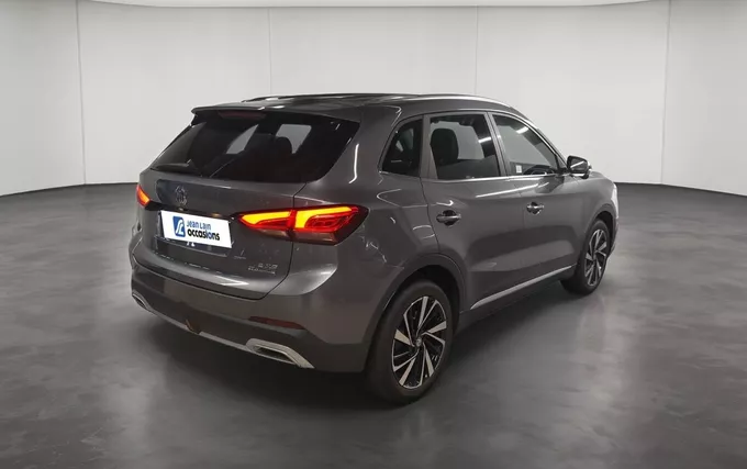 MG ZS 1.5 L Hybrid+ 197 ch Luxury extérieur trois quart arrière droit 601279