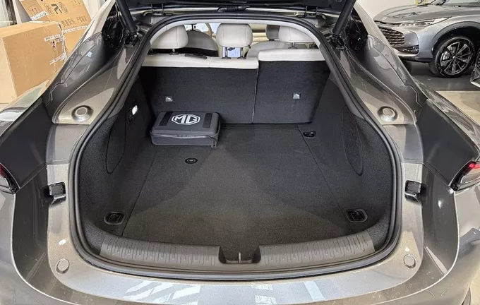 MG IM5 4WD photo 10 9564