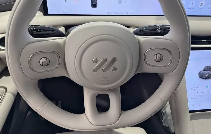 MG IM5 4WD photo 28 9564