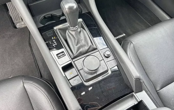 MAZDA MAZDA 3 Mazda3 5 portes 2.0L SKYACTIV-G M Hybrid 122 ch BVA6 Inspiration photo 13 2130646