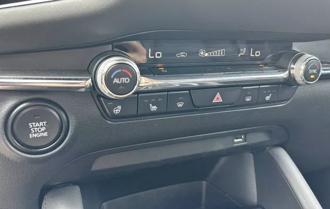 MAZDA MAZDA 3 Mazda3 5 portes 2.0L SKYACTIV-G M Hybrid 122 ch BVA6 Inspiration photo 14 2130646