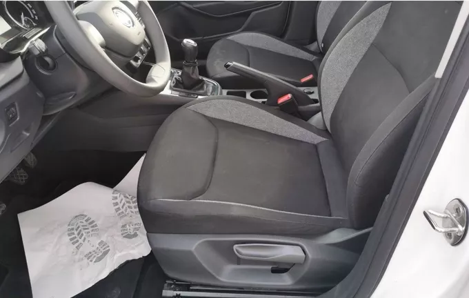 SKODA FABIA 1.0 MPI 65 ch BVM5 Active extérieur trois quart arrière droit 2124409