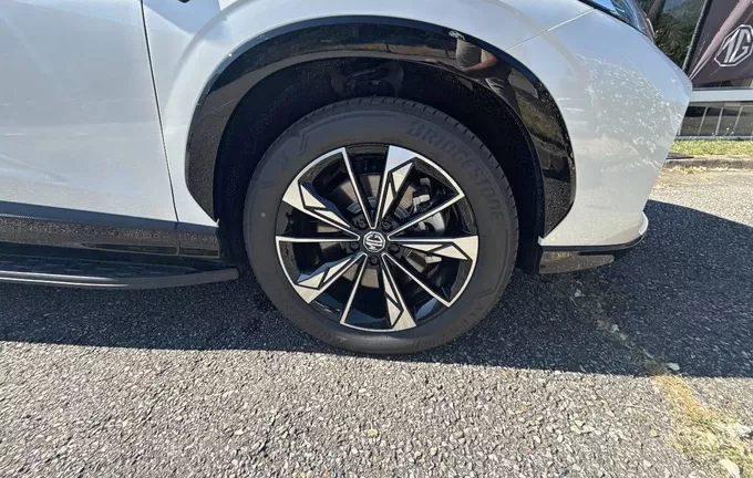 MG EHS 1.5T PHEV 272 ch Luxury photo 9 8613
