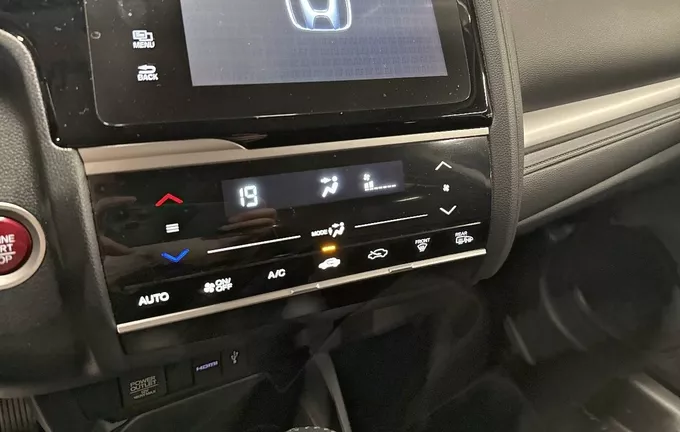 HONDA JAZZ 1.3 i-VTEC Exclusive Navi CVT photo 14 213275