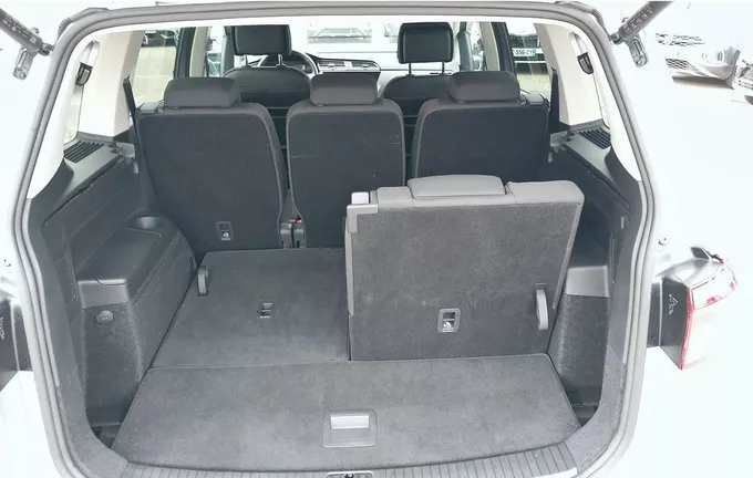 VOLKSWAGEN TOURAN 2.0 TDI 150 DSG7 7pl Life Plus photo 14 2125966