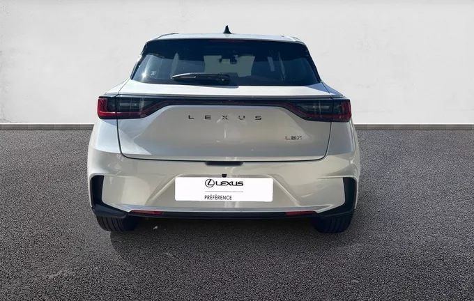 LEXUS LBX 2WD Business extérieur arrière 1103215