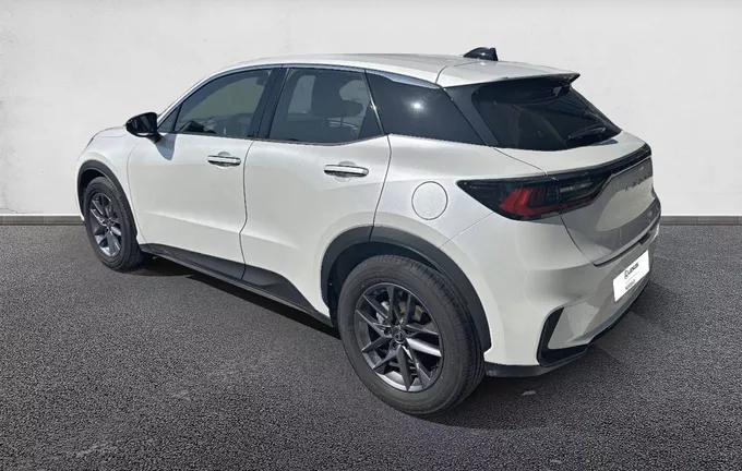 LEXUS LBX 2WD Business extérieur trois quart arrière gauche 1103215