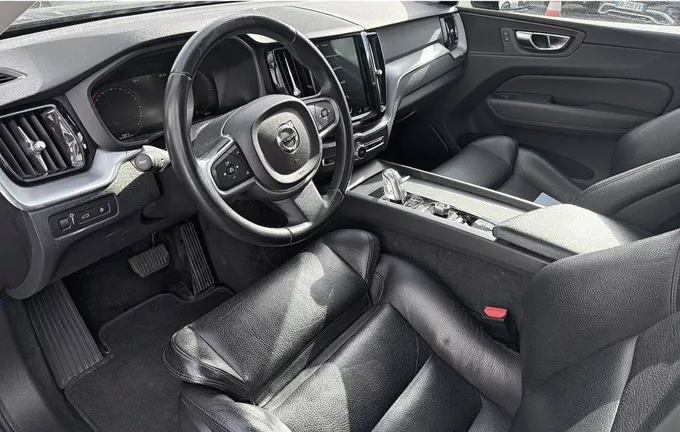 VOLVO XC60 T8 Twin Engine 303 ch + 87 ch Geartronic 8 Momentum photo 13 213044