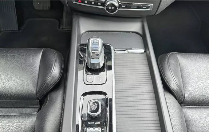 VOLVO XC60 T8 Twin Engine 303 ch + 87 ch Geartronic 8 Momentum photo 16 213044