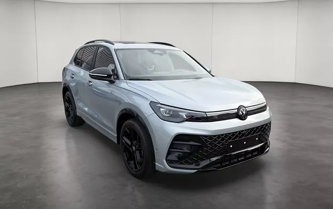 VOLKSWAGEN TIGUAN 1.5 eTSI 150ch DSG7 R-Line Edition extérieur trois quart avant droit 6860