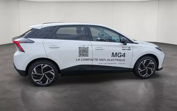 MG MG4 EV 77kWh - 180 kW Premium extérieur côté droit 9903