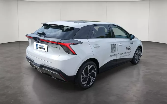 MG MG4 EV 77kWh - 180 kW Premium extérieur trois quart arrière droit 9903