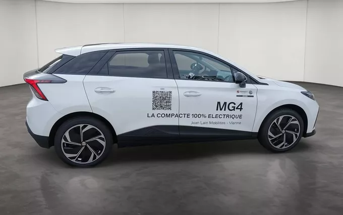 MG MG4 EV 77kWh - 180 kW Premium extérieur côté droit 9903