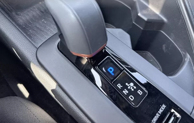 TOYOTA C-HR Hybride 200 Design photo 13 1103728