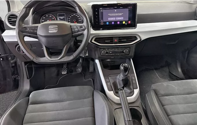 SEAT ARONA 1.0 TSI 95 ch Start/Stop BVM5 Urban extérieur trois quart avant droit 2128759