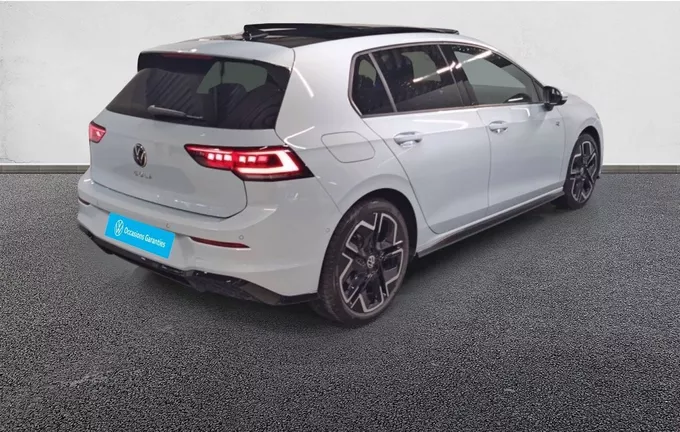 VOLKSWAGEN GOLF 2.0 TDI 150 DSG7 R-Line Edition extérieur trois quart arrière droit 2130402