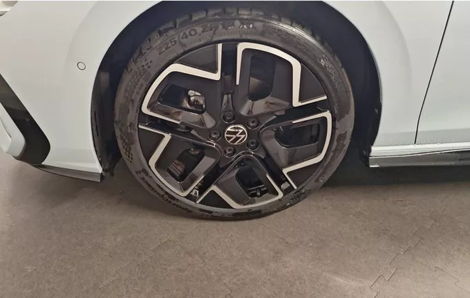 VOLKSWAGEN GOLF 2.0 TDI 150 DSG7 R-Line Edition photo 10 2130402