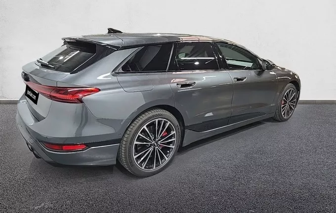 AUDI A6 E-TRON Avant Performance S line extérieur trois quart arrière droit 0105